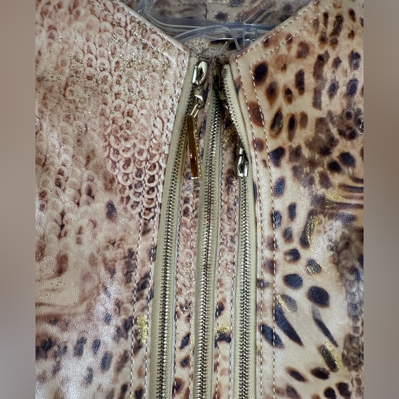 St. John Sport by Marie Gray Animal Print Leather Jacket Vest Sweater Sz. L - Picture 3 of 11
